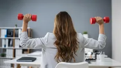 5 důležitých cviků pro lidi, kteří dlouho sedí v kanceláři
