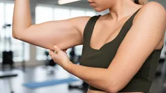 Zbavte se „rosolu“ na pažích bez posilovny a vybavení